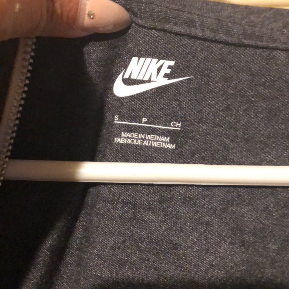 Nike gray jacket - Picture 3 of 4